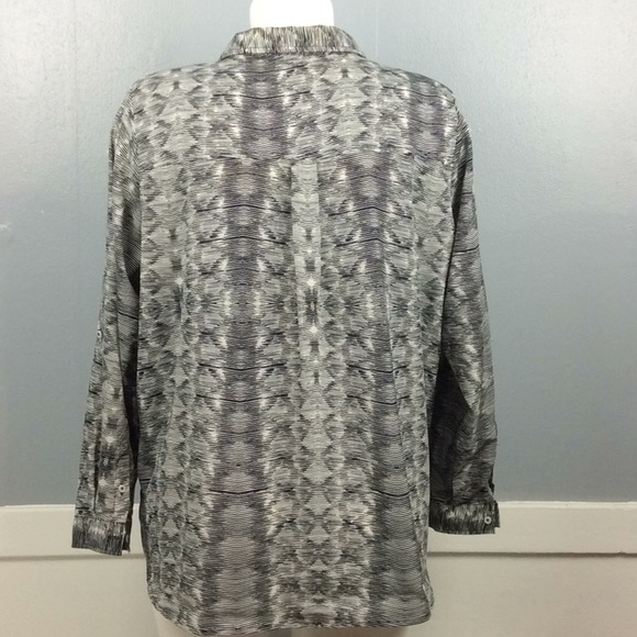 Olive & Oak Woman PolyBlack Stripe Blouse Sz 3X - Picture 6 of 8